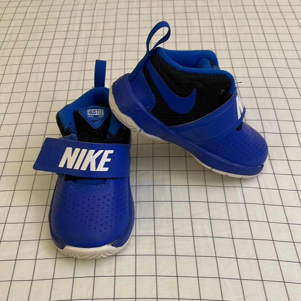 Nike Kids Sneakers in Blue and Black